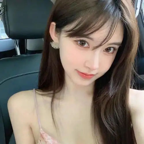 头像女氛围感骨感美女