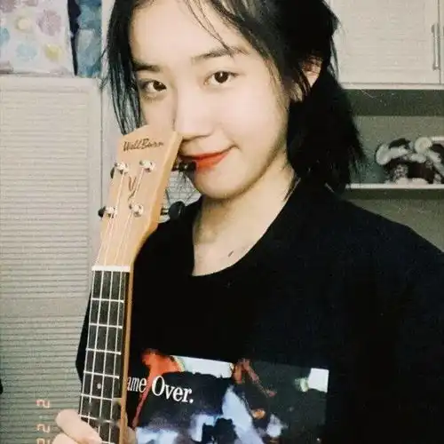 女生头像胶片风女头