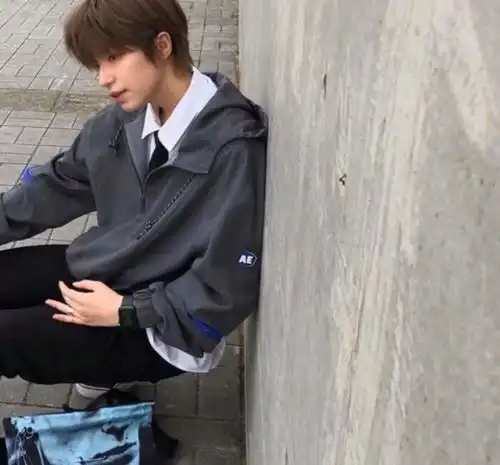 男生头像夕阳无限好,月色太温柔