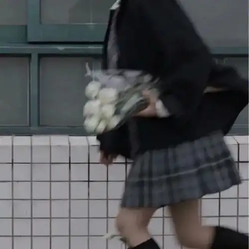 丧到极致的头像女带血不
