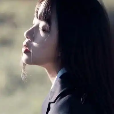 女生头像真人侧脸好看女生真人头像图片半边脸