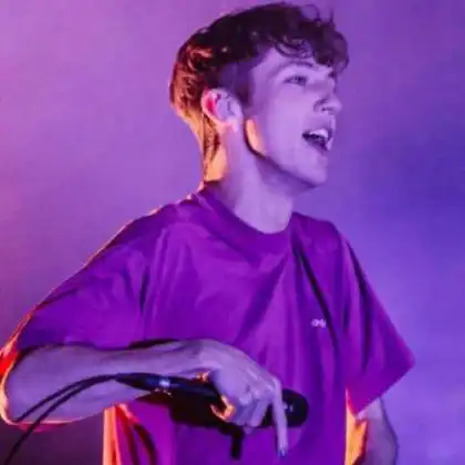 qq头像男生欧美范帅气图片,男人的温柔败给你的自由