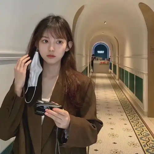 真人女头不刻意的拽拽头像