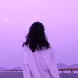 女生纯欲头像纯色