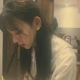 qq女生唯美头像侧面韩风强扭的瓜不甜但是可以解渴