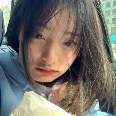 素颜自拍女生头像ins,品味自拍