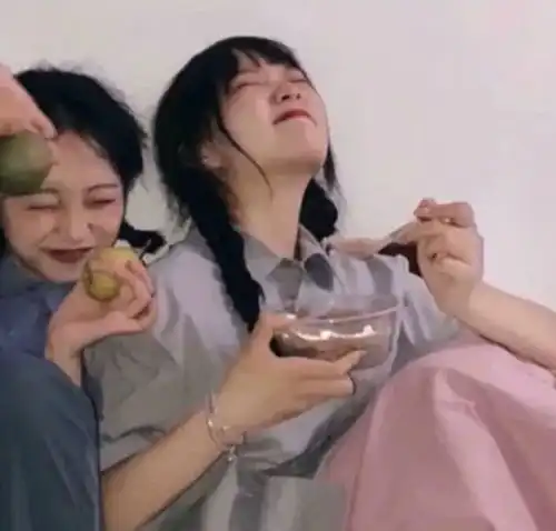 没有对象就和你的姐妹换一组闺蜜头像吧
