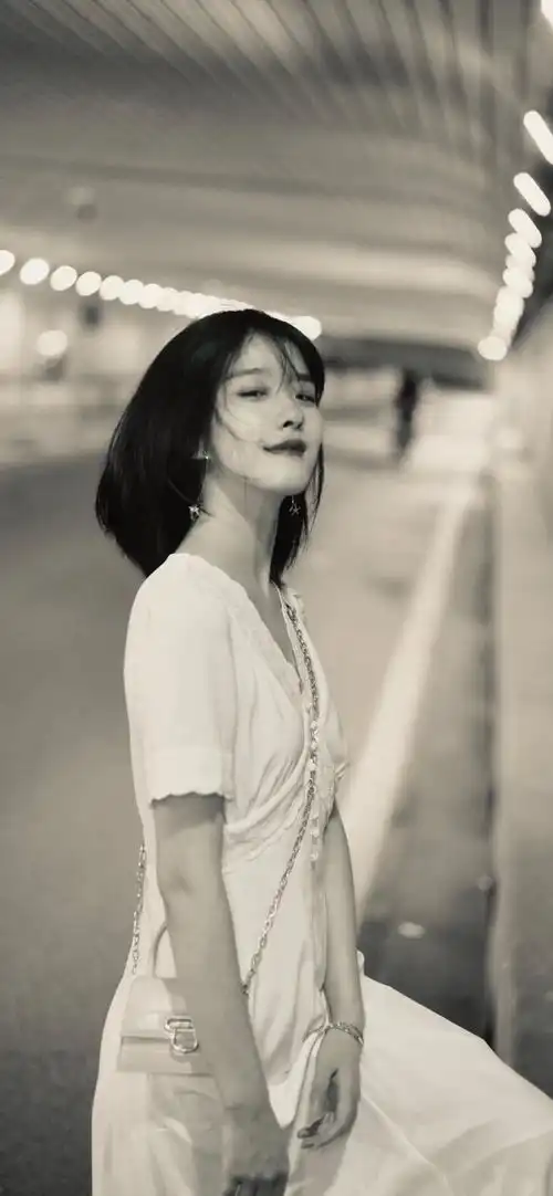 纯欲风美女手机壁纸流落常嗟胜会稀,殷勤为尔唱愁词