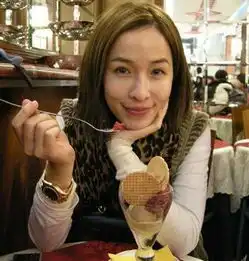 萧亚轩整容过没有萧亚轩早期和现在的照片大对比