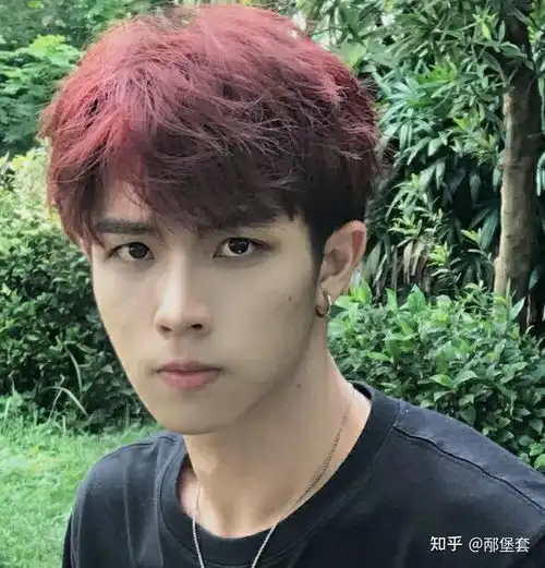 自己在家使用染发剂的注意事项以及有哪些染发的颜色推荐和如何护理男女都适用