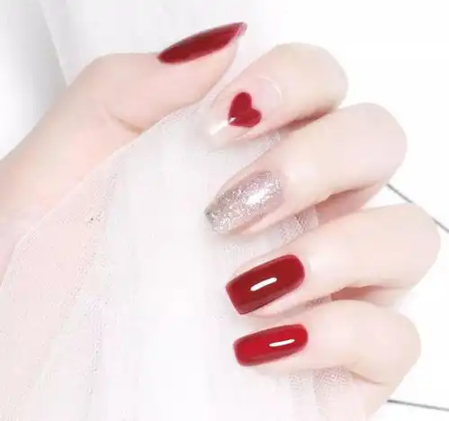 指尖的浪漫如何选择适合的婚礼美甲