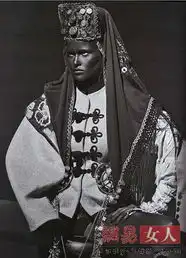 法版vogue惊世骇俗的十年