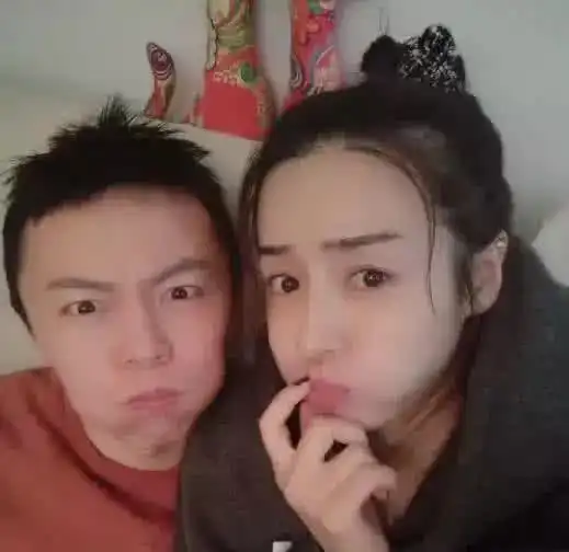 他是童星出身,是李连杰的御用儿子,如今娶了仙剑三里的她