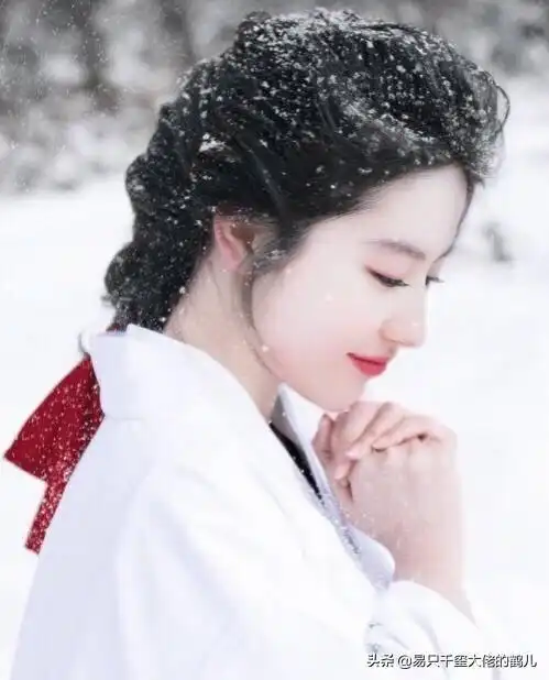 女星走红别靠露肉啦,笑容才是必杀技她齁甜,她笑比哭难看
