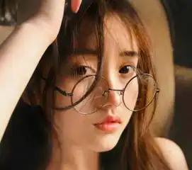 帽子墨镜项圈耳环丝巾教你用最简单的配饰,变身优雅小姐姐