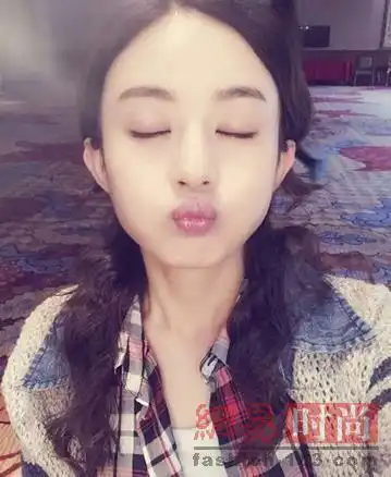 嘟嘴卖萌谁最美刘亦菲呆萌范爷少女心足