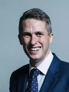 英国军舰穿过台湾海峡,你忘记当年的紫石英号了吗