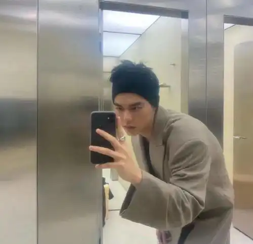 俊男美女头像你的小脑袋瓜在想什么