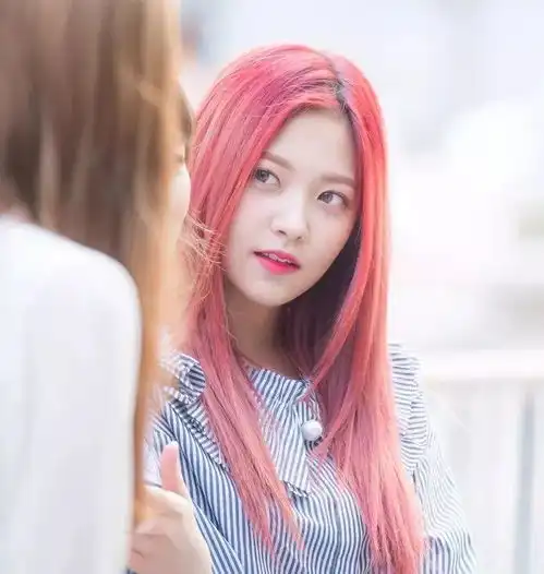 染了这个发色之后,闺蜜说我白了3倍