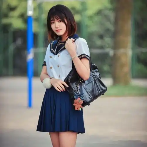 jk制服女生头像锁骨黑裙