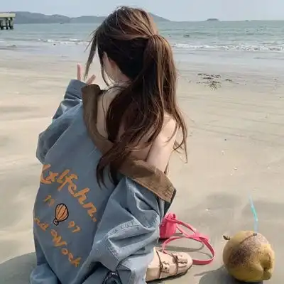 2023最新浪漫背影女生头像