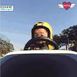 4岁小男孩想吃薯条开玩具车狂飙3公里