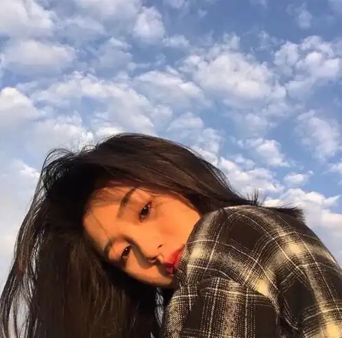 女头可爱得不要命了