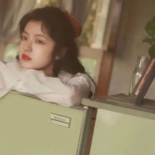 挑一张你喜欢的港风图片做头像吧