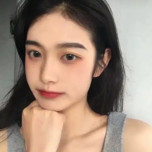 qq头像女短头发叫什么