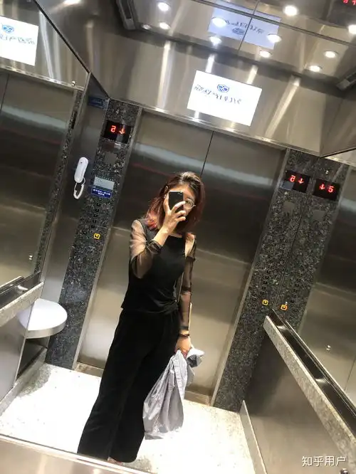 戴眼镜的女生适合哪种短发发型