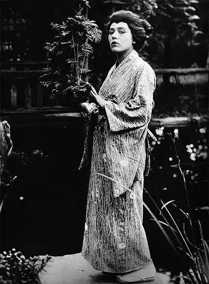 最被低估的华裔女星,头像将登25美分硬币,人品才华并重的好莱坞传奇