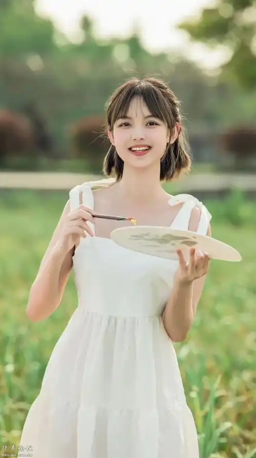 清纯可爱的艺术女孩