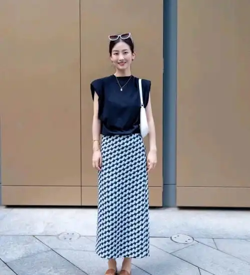 要做有品位的女生,仙气飘飘的半身裙穿搭温柔满分,高级又有气质