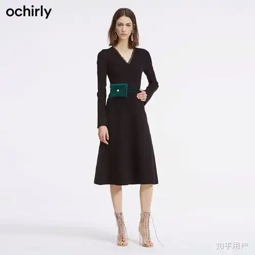 胸大腰细的女生穿什么好看呢