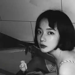 黑白女头.爱而不得是有多难过