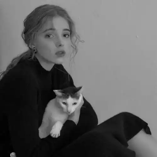 欧美头像黑白女生高冷霸