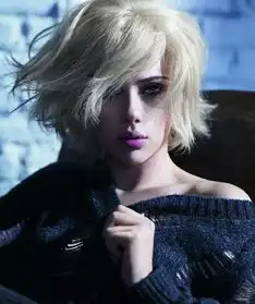 qq头像女生短发带帽斯嘉