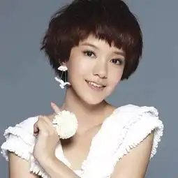 qq头像女生短发带帽郭采