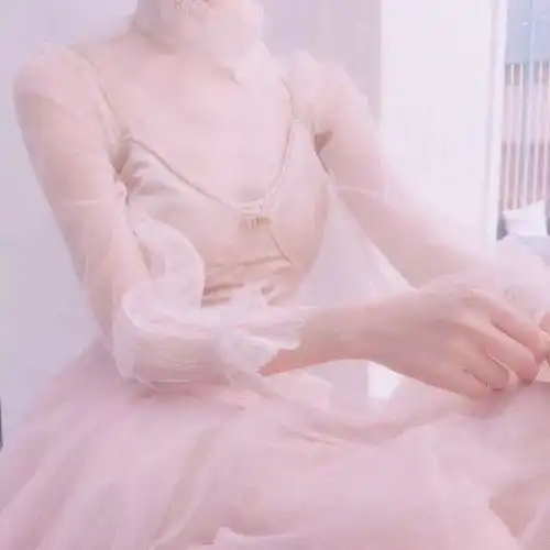 粉色唯美女生伤感头像短裤
