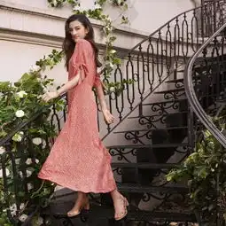 杨幂晒美甲元气少女宋祖儿...从女星身上找春天