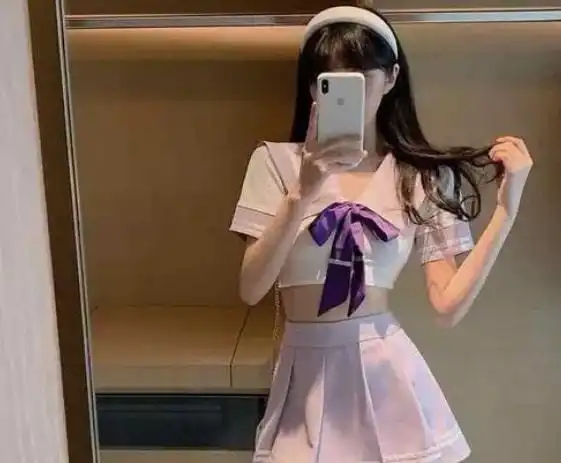 喜欢穿jk制服女孩,遭男子引诱威胁发裸照,致受害女孩患上抑郁症