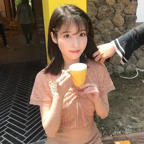 头像女生慵懒风姚晨真