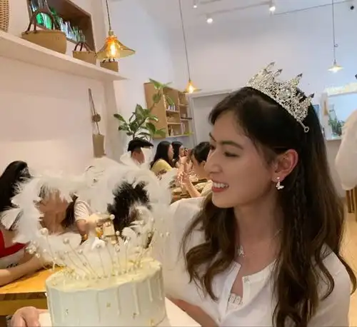 中国女排新星抵达意大利,与队友开心合练,将以朱婷为榜样