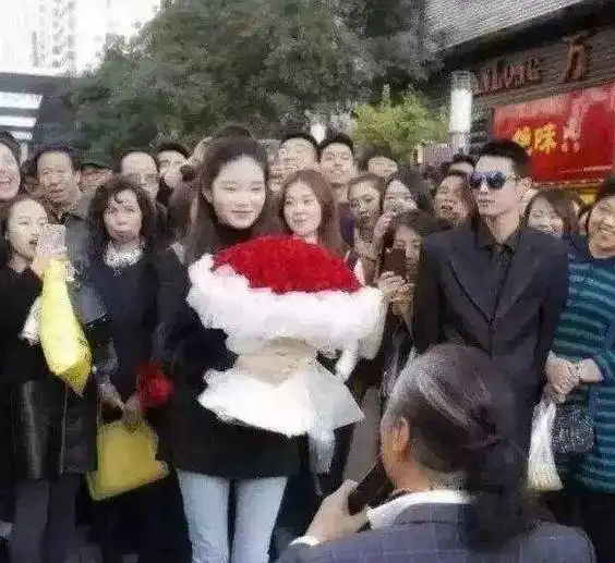 学生头像女生求爱