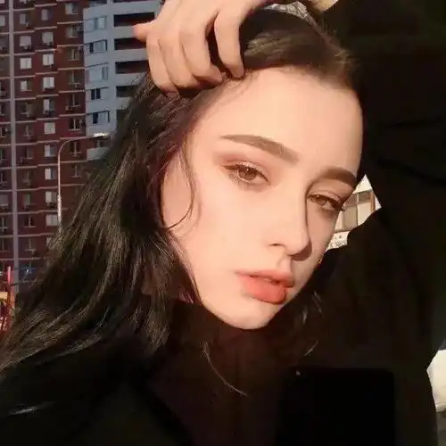 欧美劲爆女生头像z77