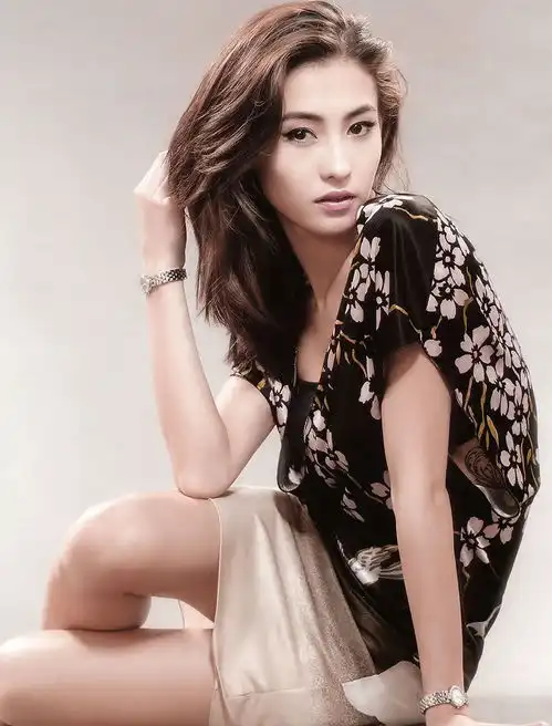 影视圈最美10位混血女星,李小璐第八,张柏芝第二,第一非她莫属