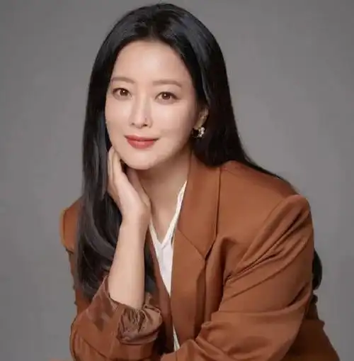女生头像最美金喜善