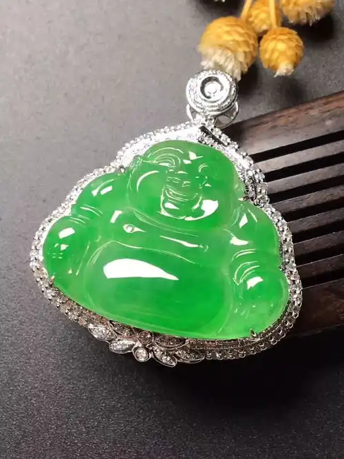 为什么女人一定要戴玉佛