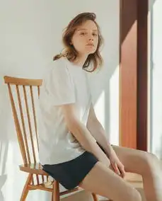 在这个磨皮削骨的网红脸时代,我却钟情这样的美