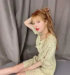 金泫雅私服搭配,风格百变可盐可甜,鬼马少女明艳又动人